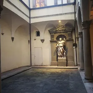 Boheme Caratteristico A Pochi Passi Dal Duomo Firenze