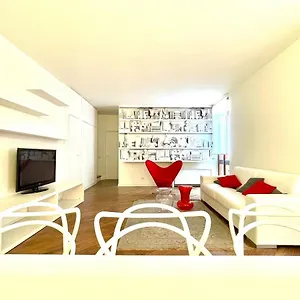  Apartment Domus - Ampia Moderna Casa Su 2 Piani Nel Cuore Di Italy