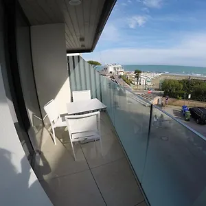  Appartamento Serenissima Bilocale Con Terrazzo Frontemare Italia