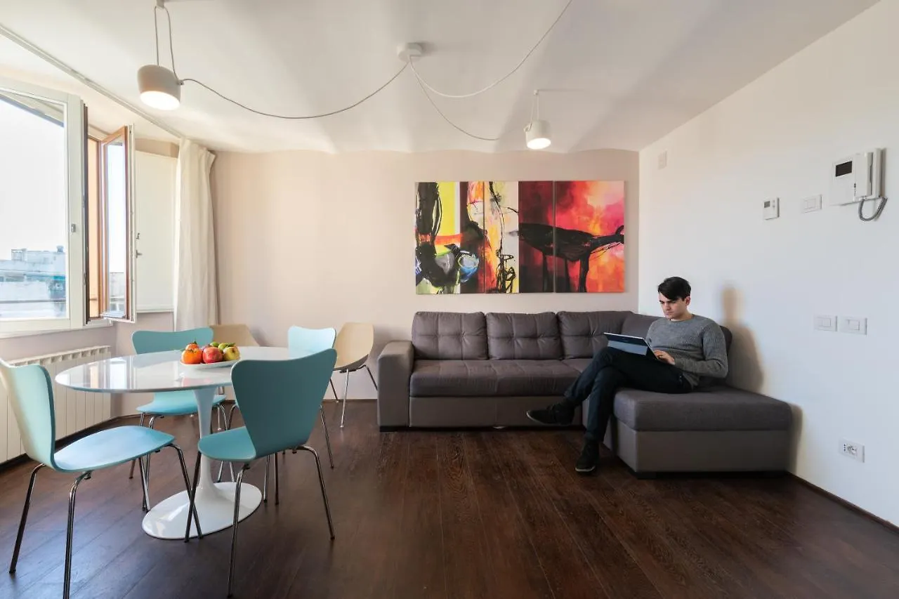 Apartment Roommo Fortezza Florence