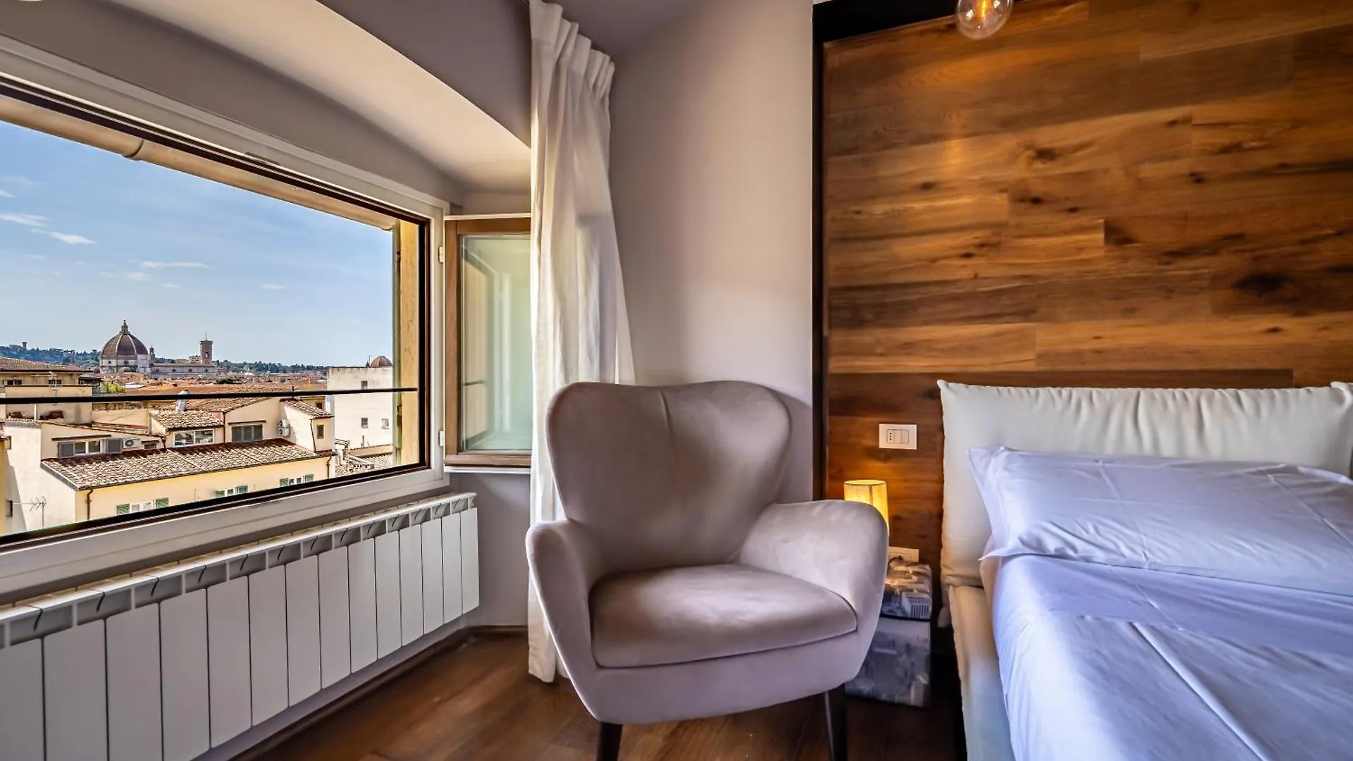 Apartment Roommo Fortezza Florenz Italien