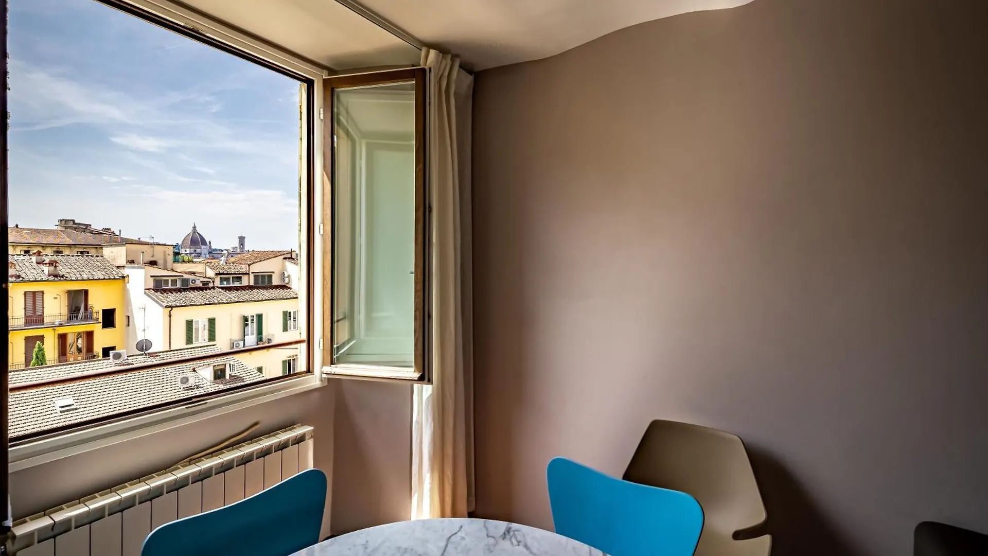 Apartment Roommo Fortezza Florenz Italien